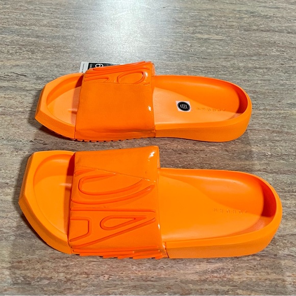 NWT Jordan Nola women’s Orange bright Citrus slides - Picture 4 of 14